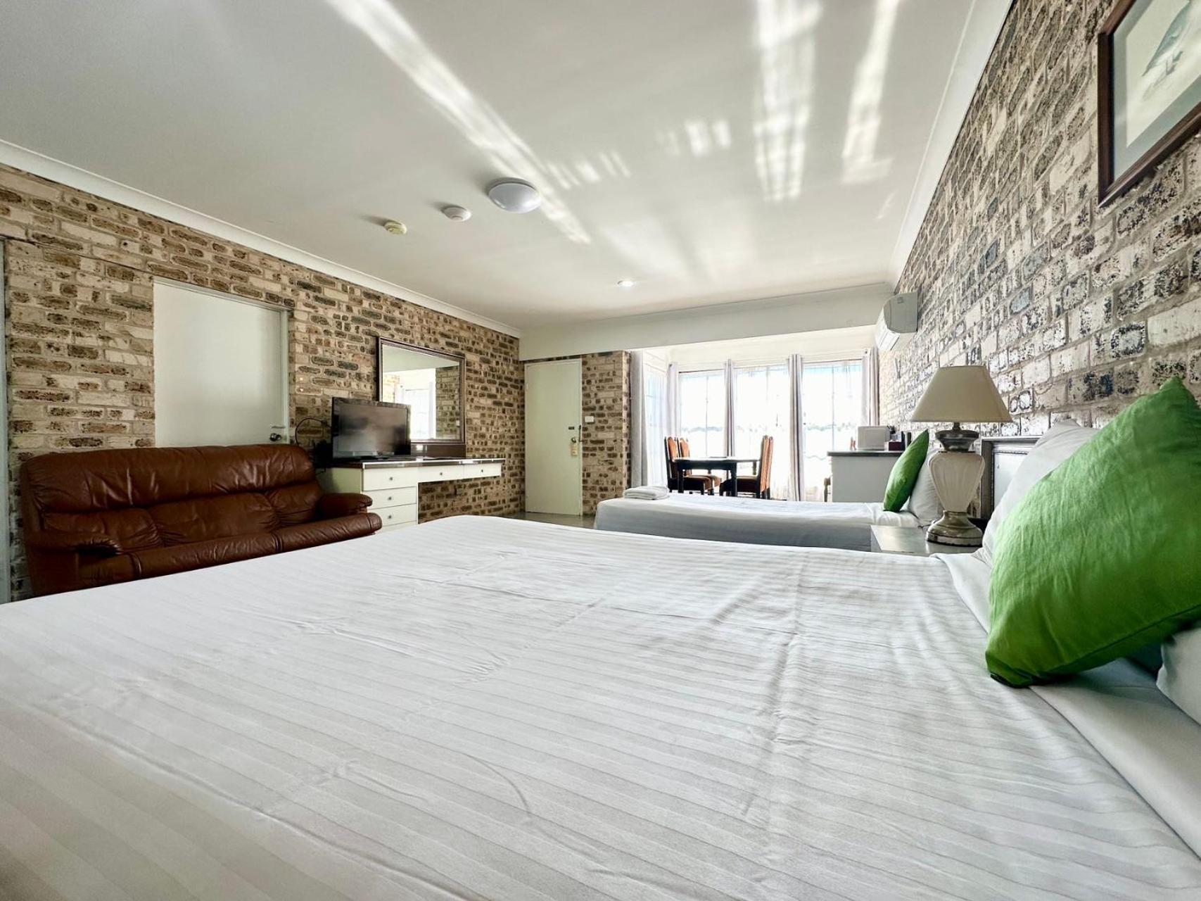 Sir Francis Drake Motel Heatherbrae Екстериор снимка