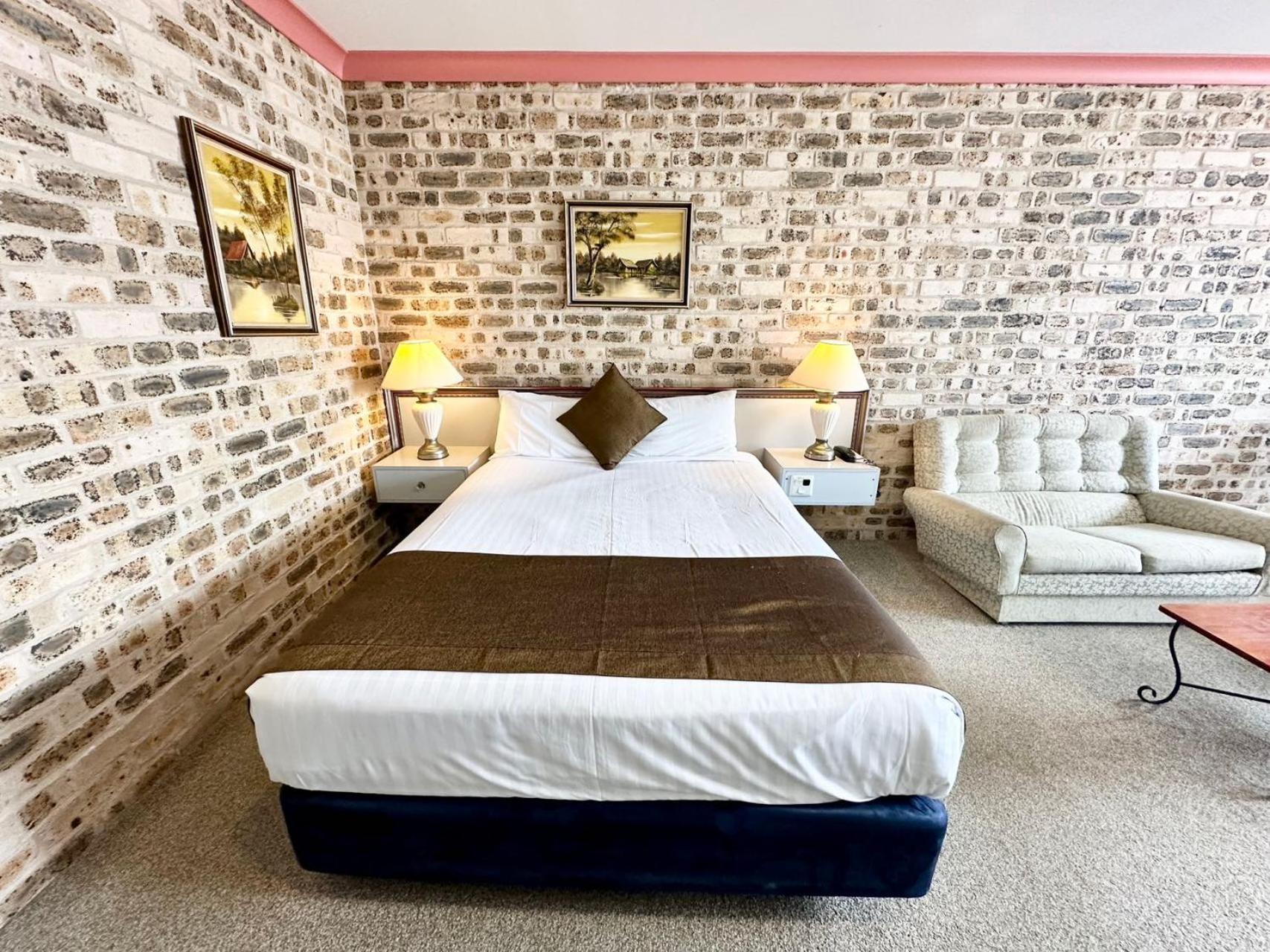 Sir Francis Drake Motel Heatherbrae Екстериор снимка
