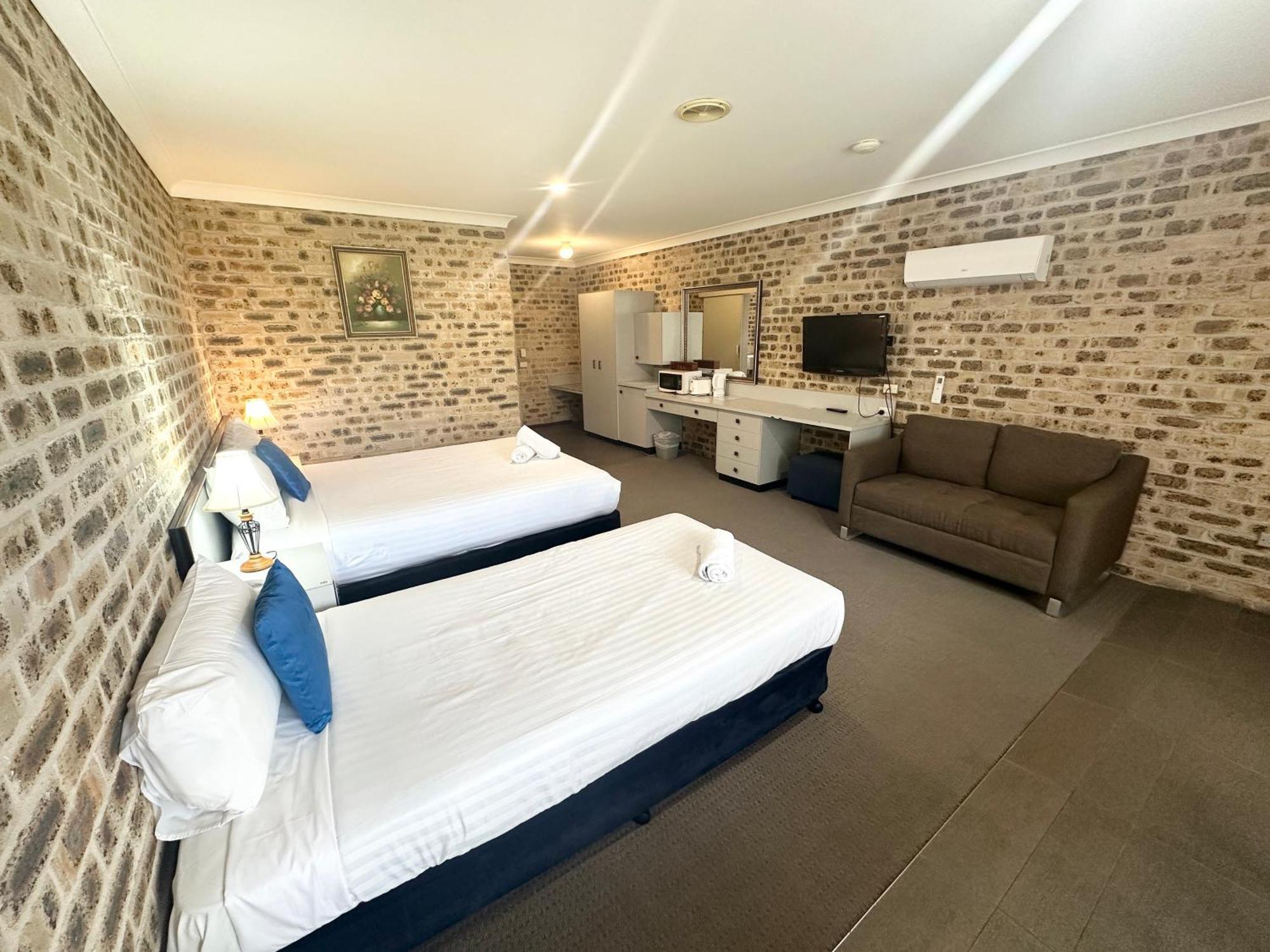 Sir Francis Drake Motel Heatherbrae Екстериор снимка
