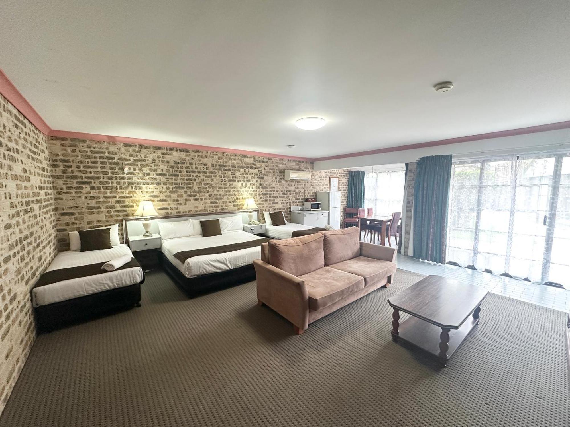 Sir Francis Drake Motel Heatherbrae Екстериор снимка