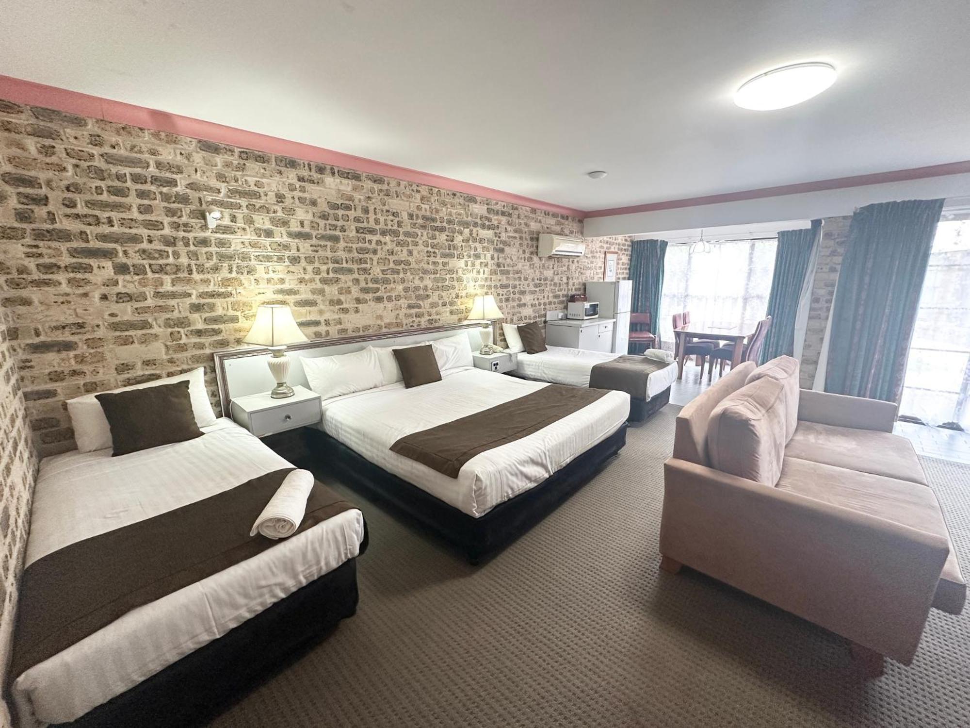 Sir Francis Drake Motel Heatherbrae Екстериор снимка